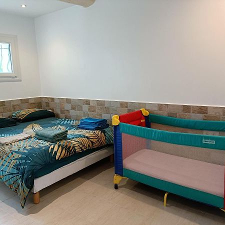 Un Bel Appartement Rez Jardin Parking Gratuit 旺斯 外观 照片